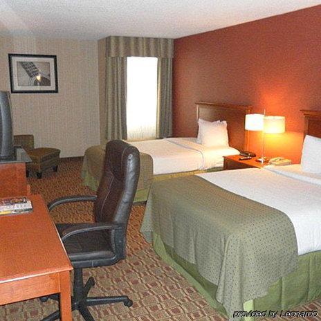 Clarion Hotel & Suites Conference Center Memphis Airport Phòng bức ảnh