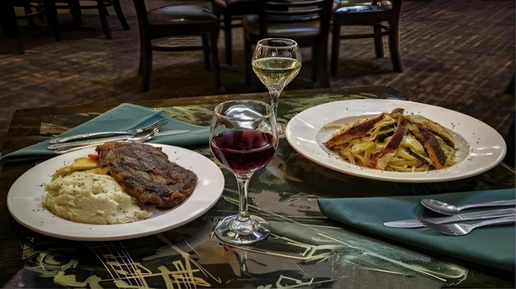 Clarion Hotel & Suites Conference Center Memphis Airport Ngoại thất bức ảnh