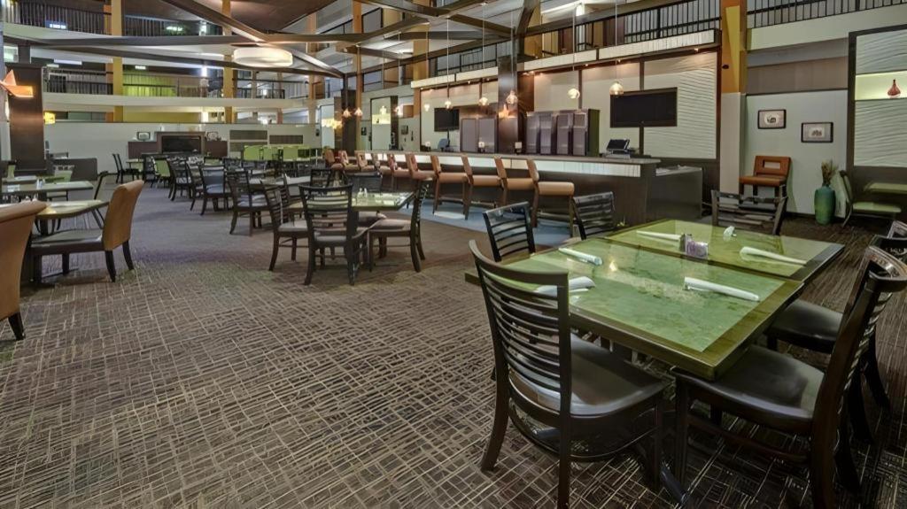 Clarion Hotel & Suites Conference Center Memphis Airport Ngoại thất bức ảnh