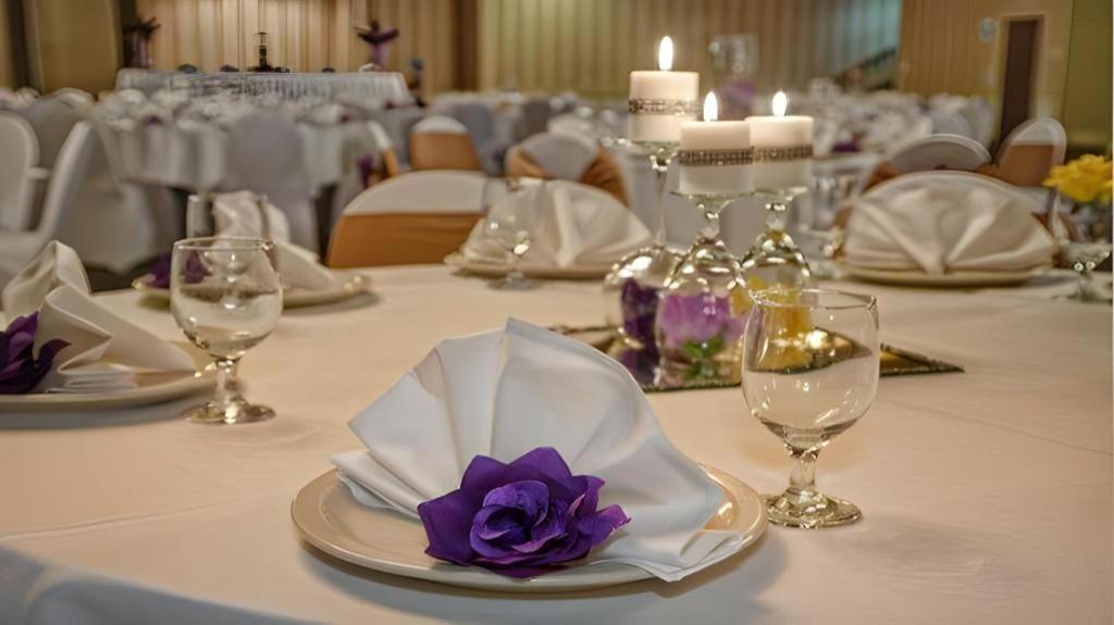 Clarion Hotel & Suites Conference Center Memphis Airport Ngoại thất bức ảnh